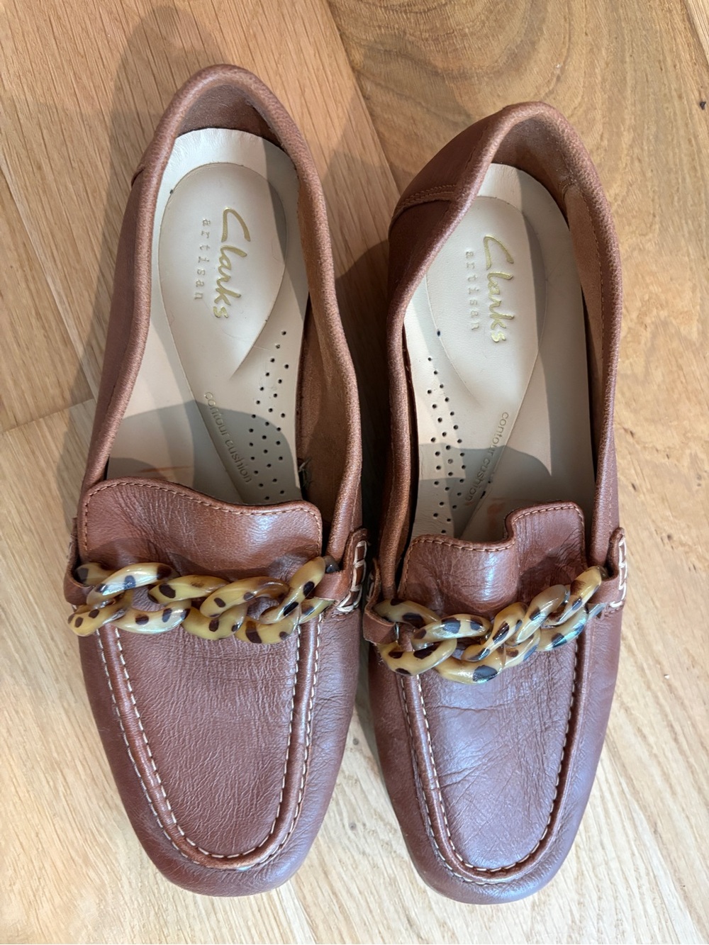 Clarks Women's Tan Leather Loafers with Tortoiseshell Chain